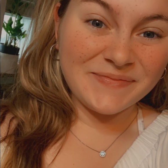 Meet your Posher - Picture 4 of 8